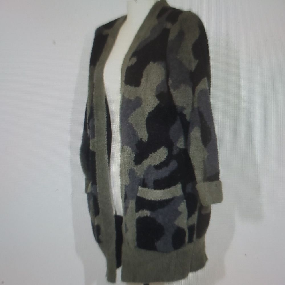 Barefoot Dreams Cozychic Cozy Line‎ Camo Oversized Cardigan size …